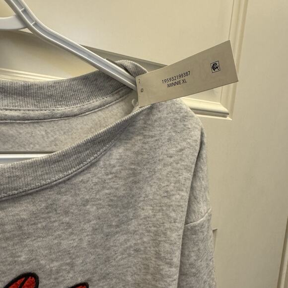 Minnie Mouse Disney Authentic Sweatshirt Women’s Embroidered Soft New With Tag. - Picture 4 of 5